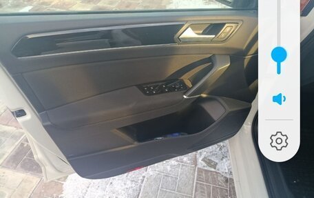 Volkswagen Touran III, 2019 год, 2 100 000 рублей, 22 фотография