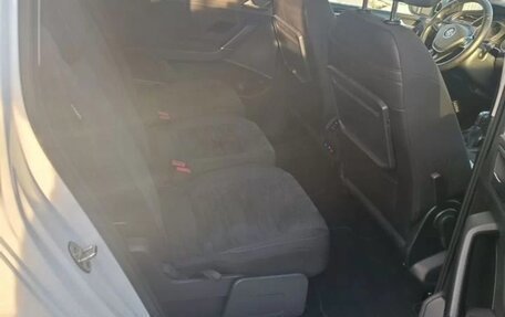 Volkswagen Touran III, 2019 год, 2 100 000 рублей, 21 фотография