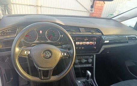 Volkswagen Touran III, 2019 год, 2 100 000 рублей, 14 фотография