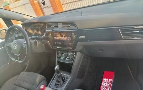 Volkswagen Touran III, 2019 год, 2 100 000 рублей, 16 фотография