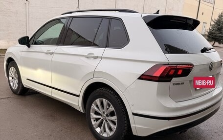 Volkswagen Tiguan II, 2017 год, 2 300 000 рублей, 3 фотография