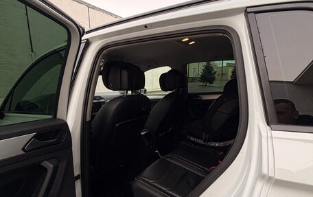 Volkswagen Tiguan II, 2017 год, 2 300 000 рублей, 9 фотография