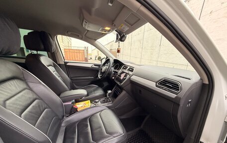 Volkswagen Tiguan II, 2017 год, 2 300 000 рублей, 10 фотография