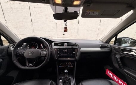 Volkswagen Tiguan II, 2017 год, 2 300 000 рублей, 8 фотография