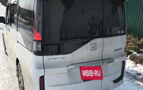 Honda Stepwgn IV, 2016 год, 1 650 000 рублей, 3 фотография