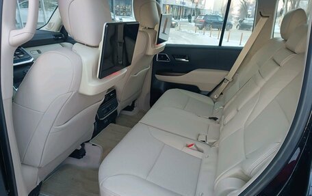 Toyota Land Cruiser, 2023 год, 13 500 000 рублей, 13 фотография