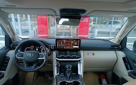 Toyota Land Cruiser, 2023 год, 13 500 000 рублей, 9 фотография