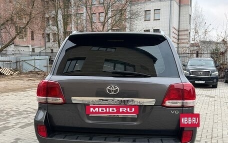 Toyota Land Cruiser 200, 2010 год, 2 750 000 рублей, 6 фотография