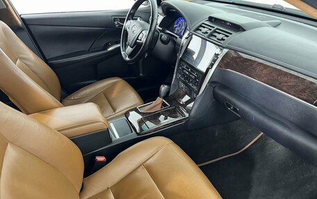 Toyota Camry, 2017 год, 1 999 990 рублей, 14 фотография