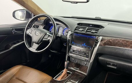 Toyota Camry, 2017 год, 1 999 990 рублей, 15 фотография