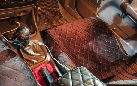 Mazda 323, 2000 год, 300 000 рублей, 8 фотография