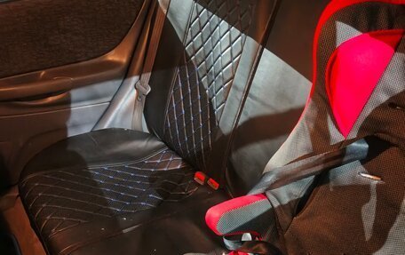 Mazda 323, 2000 год, 300 000 рублей, 9 фотография