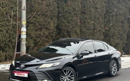 Toyota Camry, 2023 год, 3 800 000 рублей, 4 фотография