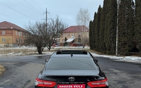 Toyota Camry, 2023 год, 3 800 000 рублей, 10 фотография