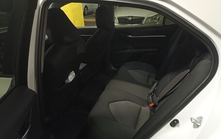 Toyota Camry, 2021 год, 2 600 000 рублей, 6 фотография