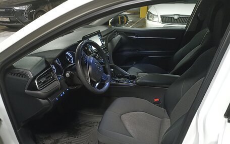Toyota Camry, 2021 год, 2 600 000 рублей, 7 фотография
