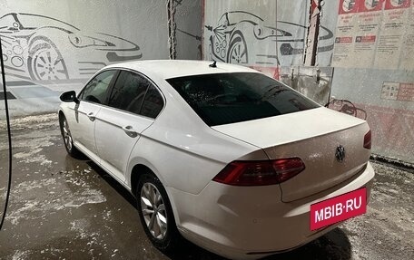 Volkswagen Passat B8 рестайлинг, 2018 год, 1 650 000 рублей, 6 фотография