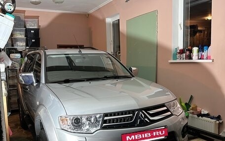 Mitsubishi Pajero Sport II рестайлинг, 2013 год, 3 400 000 рублей, 11 фотография