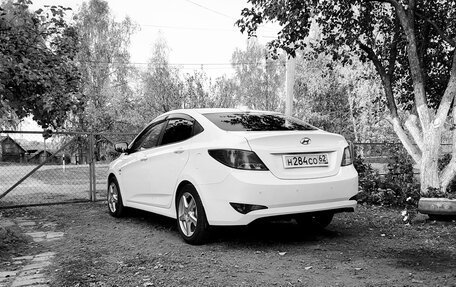 Hyundai Solaris II рестайлинг, 2015 год, 850 000 рублей, 5 фотография