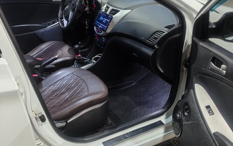 Hyundai Solaris II рестайлинг, 2015 год, 850 000 рублей, 4 фотография