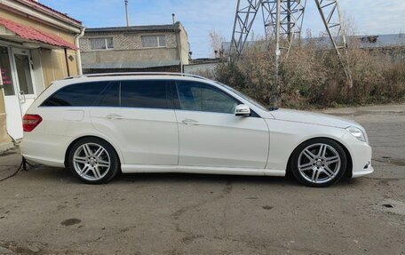 Mercedes-Benz E-Класс, 2013 год, 2 250 000 рублей, 8 фотография