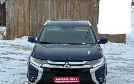 Mitsubishi Outlander III рестайлинг 3, 2015 год, 1 950 000 рублей, 1 фотография