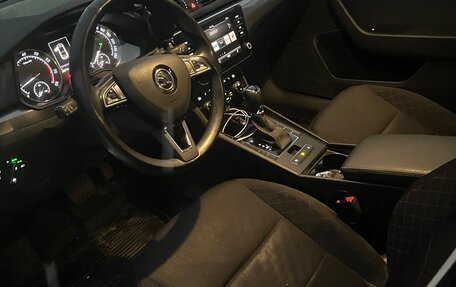 Skoda Superb III рестайлинг, 2018 год, 1 450 000 рублей, 5 фотография