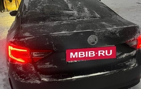 Skoda Superb III рестайлинг, 2018 год, 1 450 000 рублей, 3 фотография