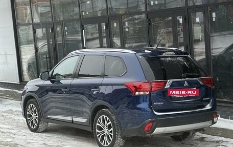 Mitsubishi Outlander III рестайлинг 3, 2015 год, 1 950 000 рублей, 3 фотография