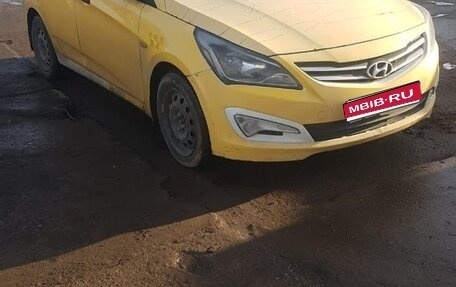 Hyundai Solaris II рестайлинг, 2016 год, 430 000 рублей, 1 фотография