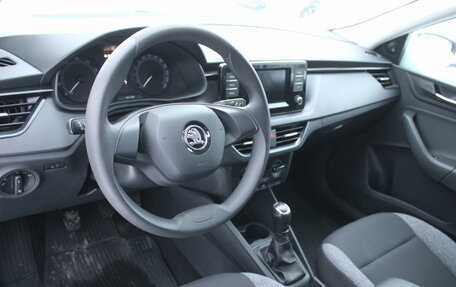 Skoda Rapid II, 2021 год, 1 527 000 рублей, 10 фотография