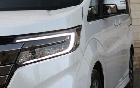 Honda Stepwgn IV, 2017 год, 2 255 000 рублей, 12 фотография