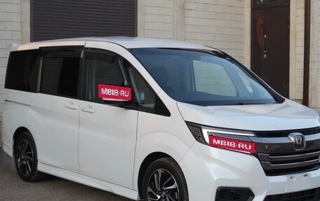 Honda Stepwgn IV, 2017 год, 2 255 000 рублей, 4 фотография