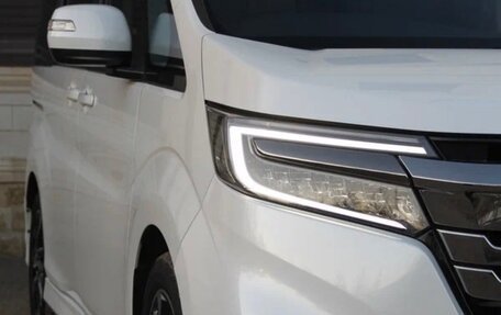 Honda Stepwgn IV, 2017 год, 2 255 000 рублей, 13 фотография