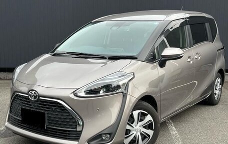 Toyota Sienta II, 2022 год, 1 078 000 рублей, 1 фотография