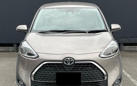 Toyota Sienta II, 2022 год, 1 078 000 рублей, 2 фотография