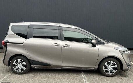 Toyota Sienta II, 2022 год, 1 078 000 рублей, 7 фотография