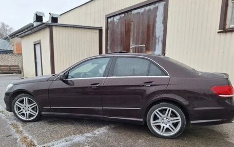 Mercedes-Benz E-Класс, 2010 год, 1 740 000 рублей, 7 фотография