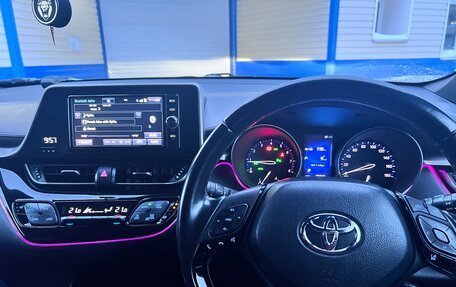 Toyota C-HR I рестайлинг, 2018 год, 2 298 000 рублей, 8 фотография