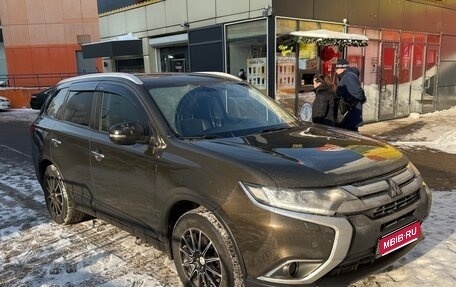 Mitsubishi Outlander III рестайлинг 3, 2015 год, 1 600 000 рублей, 1 фотография