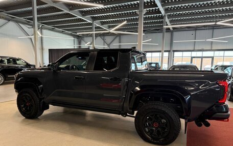 Toyota Tacoma, 2024 год, 9 490 000 рублей, 3 фотография