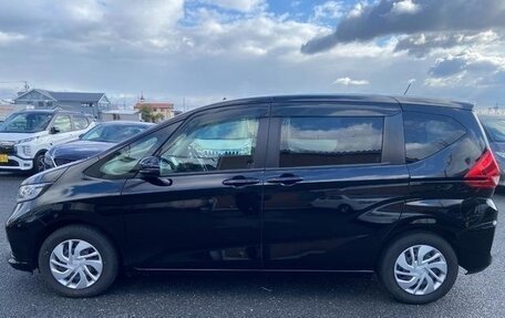 Honda Freed II, 2022 год, 1 820 000 рублей, 5 фотография