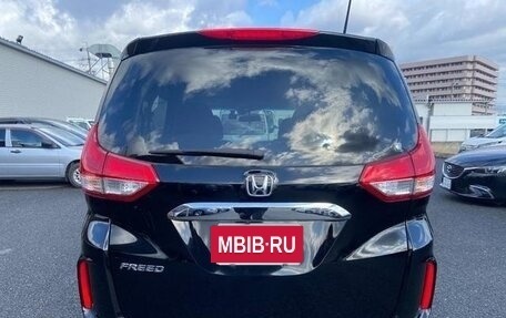 Honda Freed II, 2022 год, 1 820 000 рублей, 3 фотография