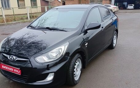 Hyundai Solaris II рестайлинг, 2012 год, 700 000 рублей, 1 фотография