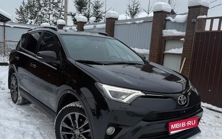 Toyota RAV4, 2015 год, 2 800 000 рублей, 1 фотография