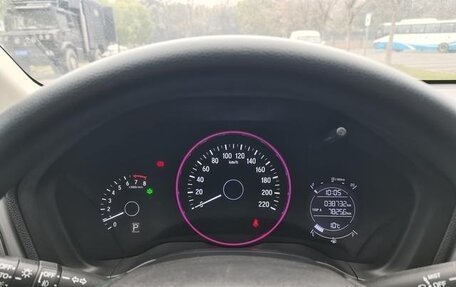 Honda Vezel, 2022 год, 1 450 000 рублей, 13 фотография