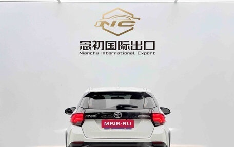 Toyota Yaris XP150 рестайлинг, 2022 год, 1 450 000 рублей, 5 фотография