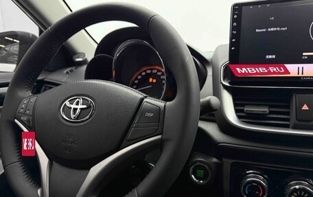 Toyota Yaris XP150 рестайлинг, 2022 год, 1 450 000 рублей, 16 фотография