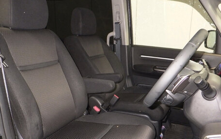 Honda Stepwgn IV, 2021 год, 1 990 000 рублей, 6 фотография