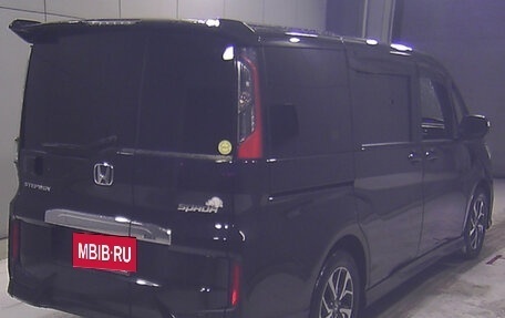 Honda Stepwgn IV, 2021 год, 1 990 000 рублей, 2 фотография